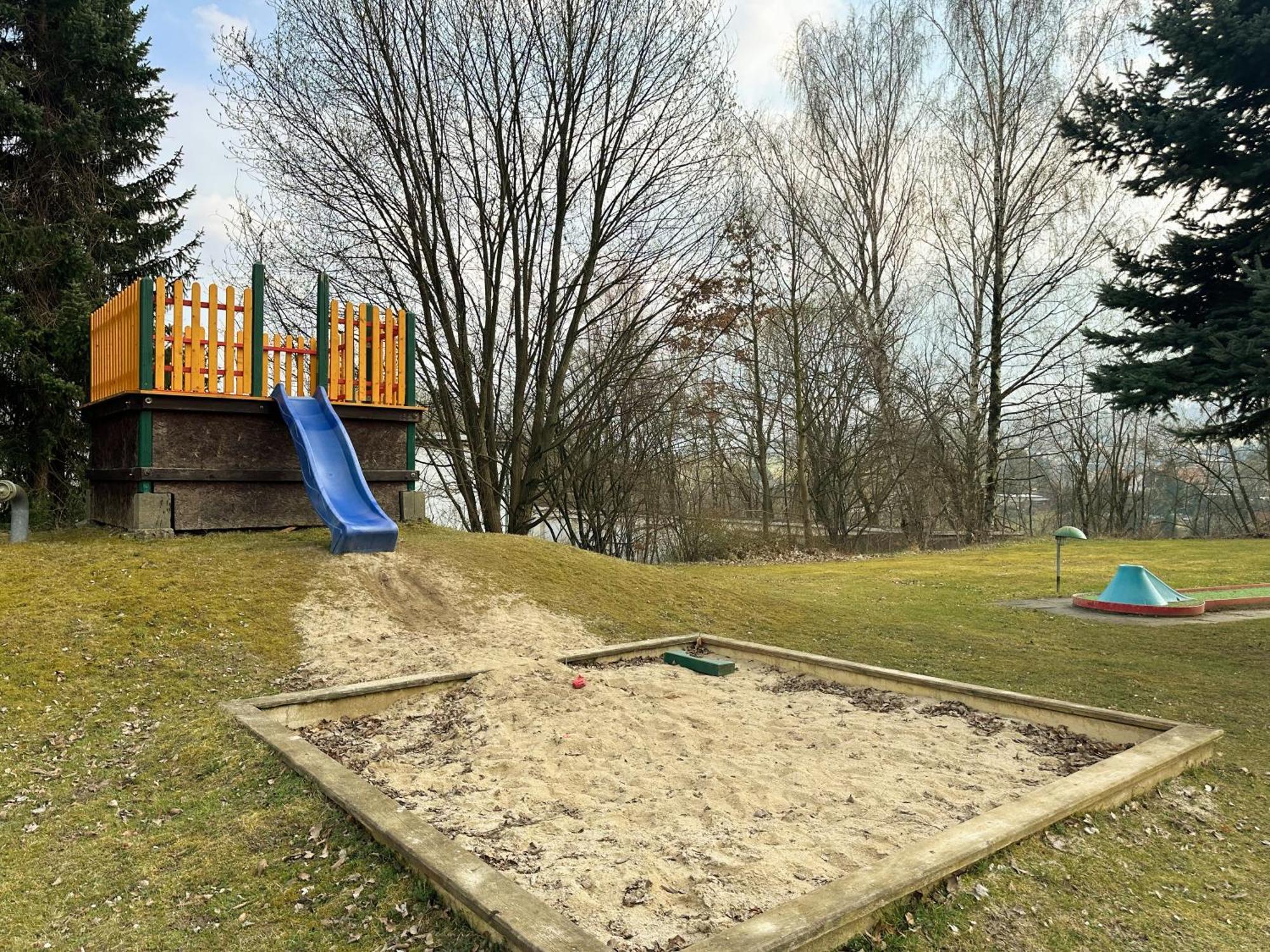 Hotel Am Laerchenberg I Fruehstueck, Wlan, Parkplatz Schirgiswalde-Kirschau Buitenkant foto