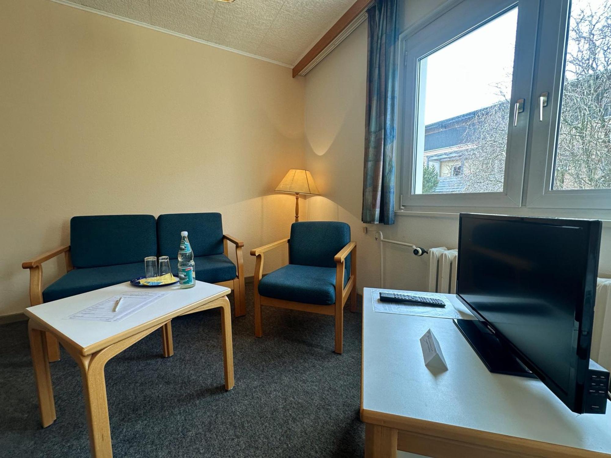 Hotel Am Laerchenberg I Fruehstueck, Wlan, Parkplatz Schirgiswalde-Kirschau Buitenkant foto