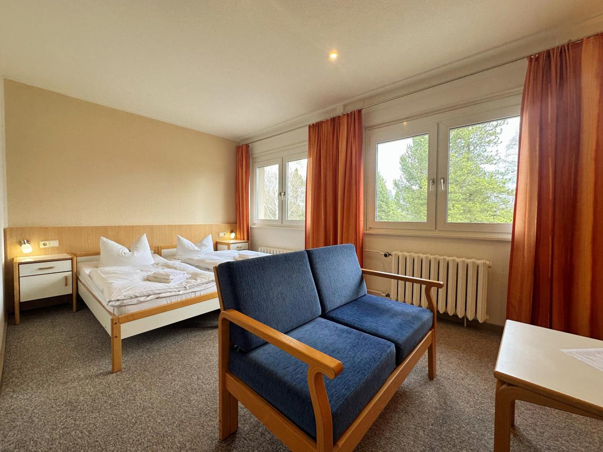 Hotel Am Laerchenberg I Fruehstueck, Wlan, Parkplatz Schirgiswalde-Kirschau Buitenkant foto