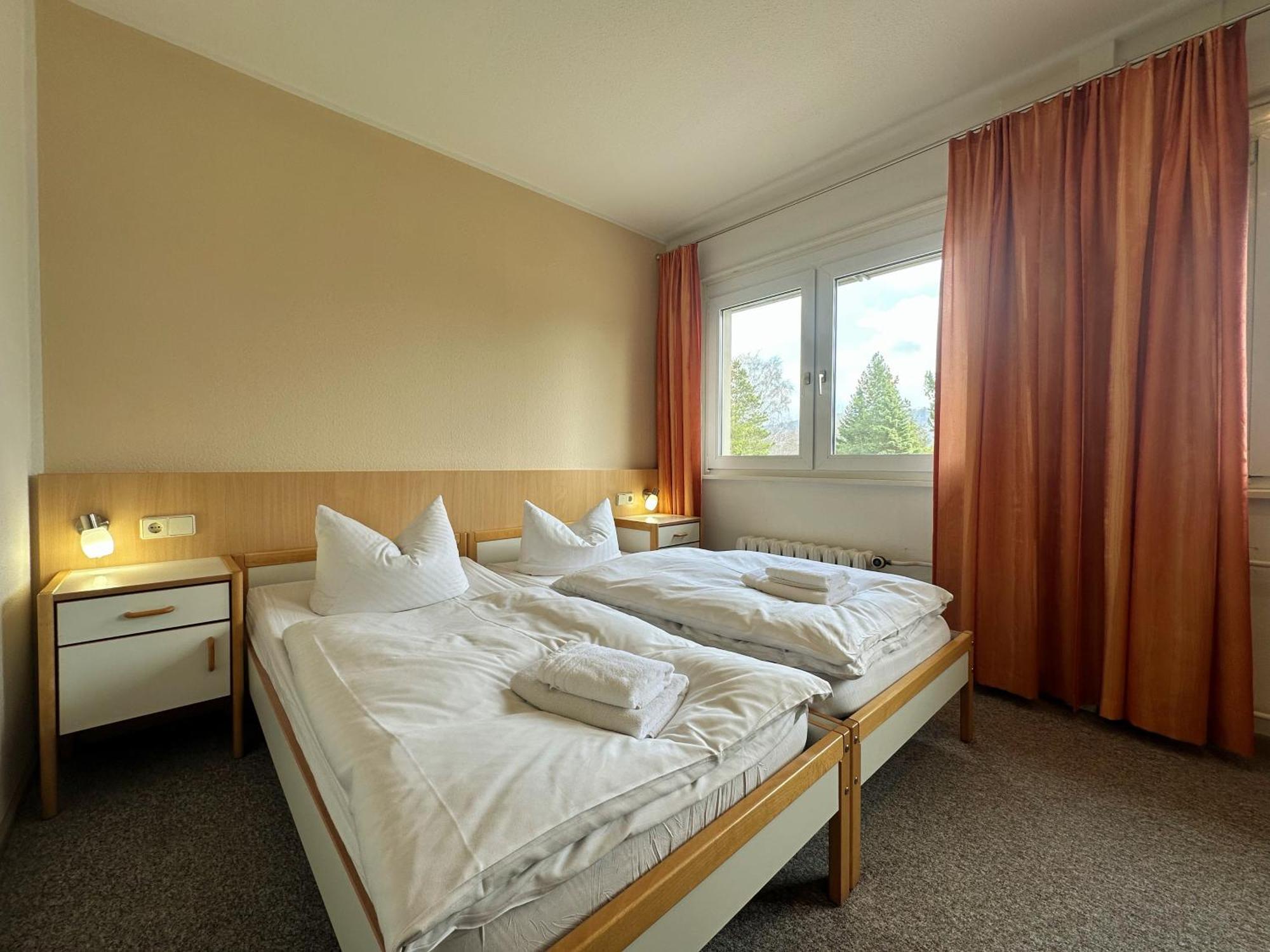 Hotel Am Laerchenberg I Fruehstueck, Wlan, Parkplatz Schirgiswalde-Kirschau Buitenkant foto
