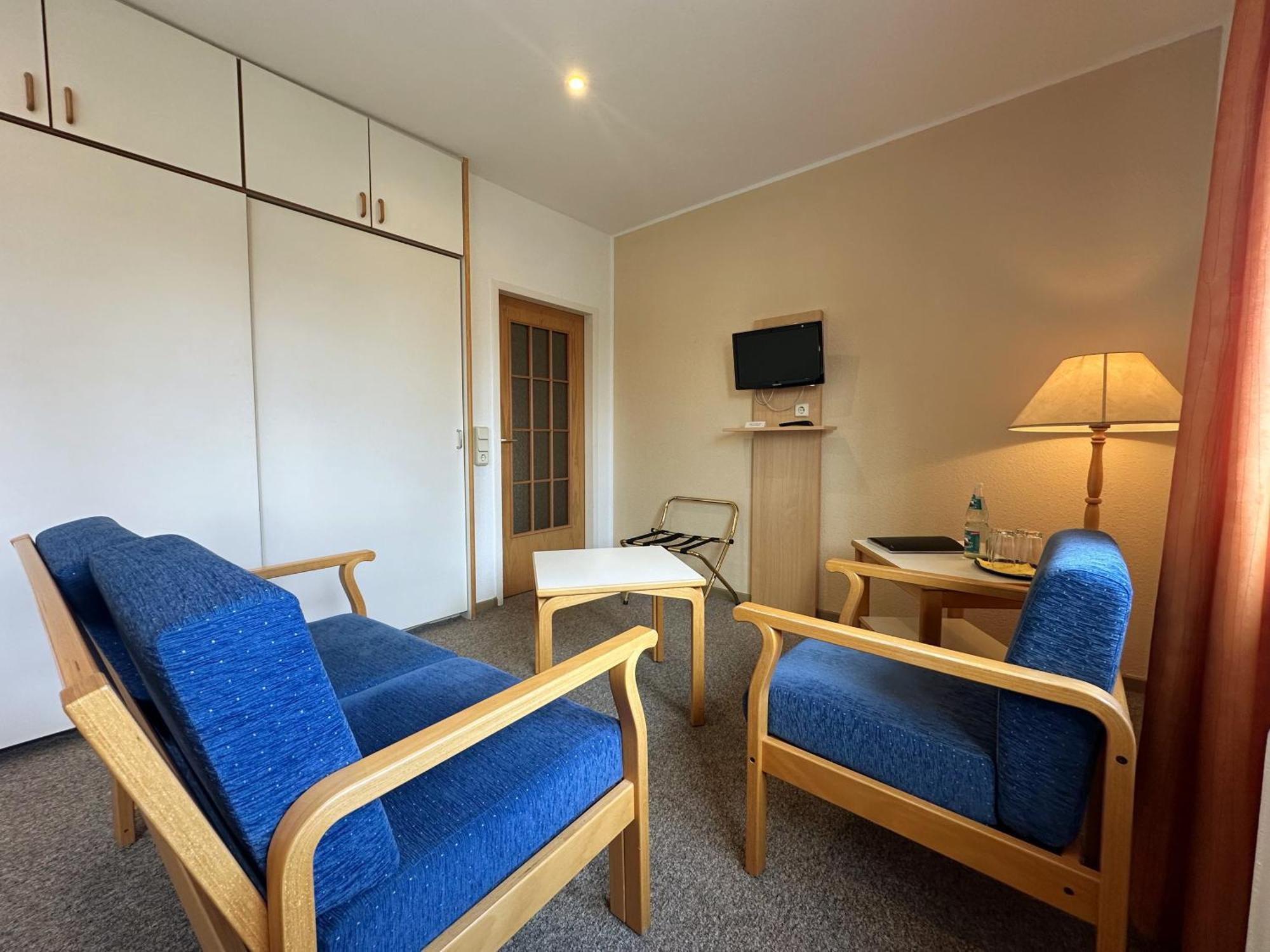 Hotel Am Laerchenberg I Fruehstueck, Wlan, Parkplatz Schirgiswalde-Kirschau Buitenkant foto