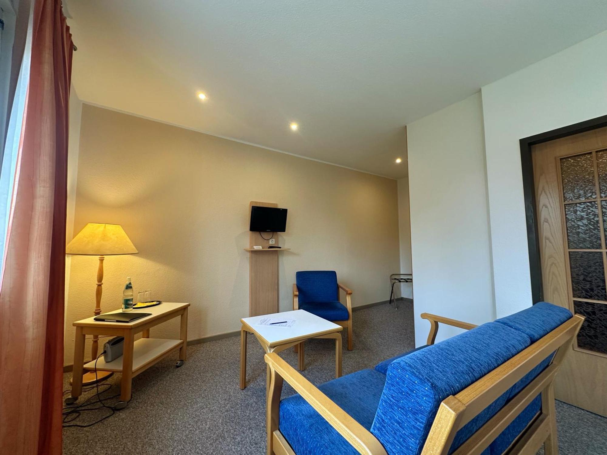 Hotel Am Laerchenberg I Fruehstueck, Wlan, Parkplatz Schirgiswalde-Kirschau Buitenkant foto