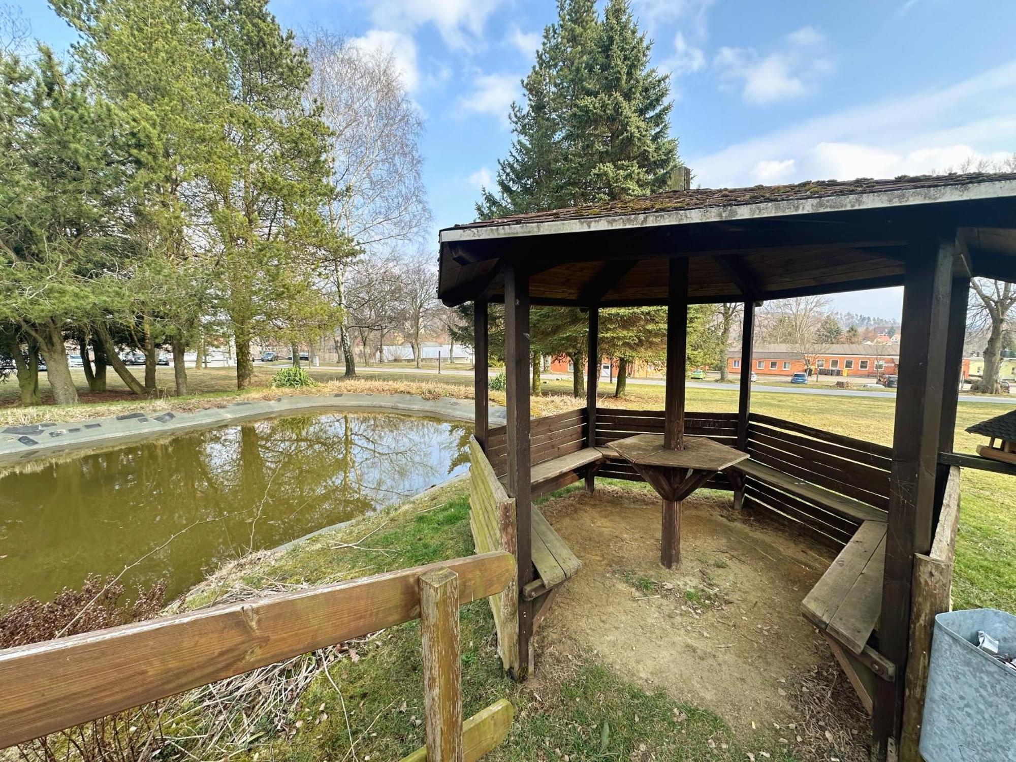 Hotel Am Laerchenberg I Fruehstueck, Wlan, Parkplatz Schirgiswalde-Kirschau Buitenkant foto