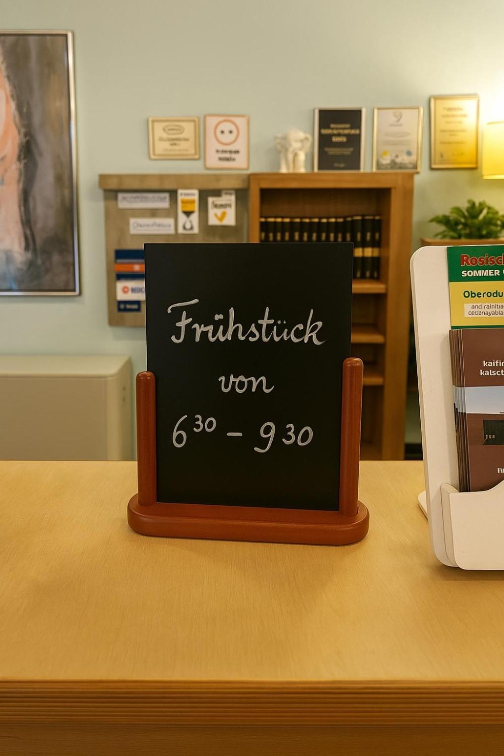 Hotel Am Laerchenberg I Fruehstueck, Wlan, Parkplatz Schirgiswalde-Kirschau Buitenkant foto