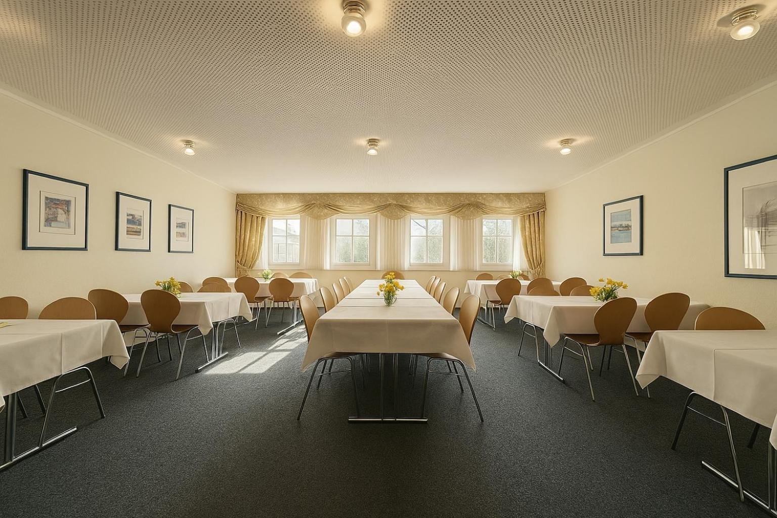 Hotel Am Laerchenberg I Fruehstueck, Wlan, Parkplatz Schirgiswalde-Kirschau Buitenkant foto